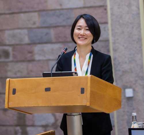 Heritagization of Economic Practice and Communities: Understanding the tea landscape of Kyoto in the context of a tea heritage ecosystemについて発表する筆者   © UNESCO