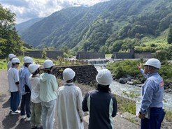 図5 砂防施設見学の様子