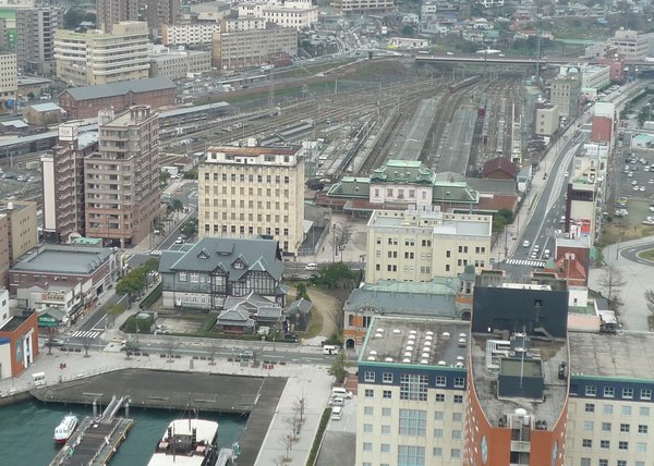 現門司港駅周辺俯瞰（展望室より、2009年）