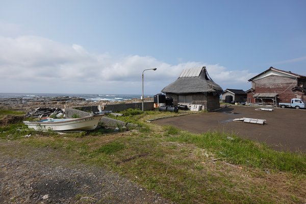 写真１　地盤の隆起によって塩田から遠くなった海