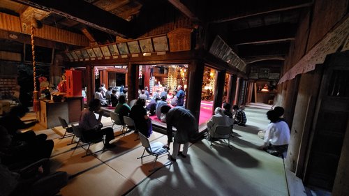 震災前の岩倉寺本堂内部の様子（提供：一二三亮昌氏）